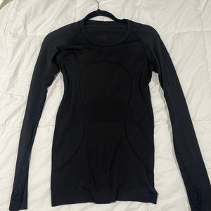 Lululemon long sleeve t-shirt